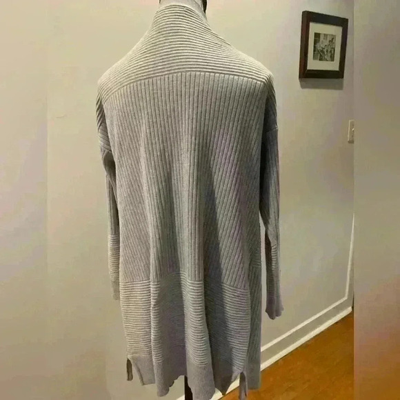CJ Banks Women’s Size X 14W XL Long Light Gray Cardigan Sweater Open Front - Picture 2 of 7